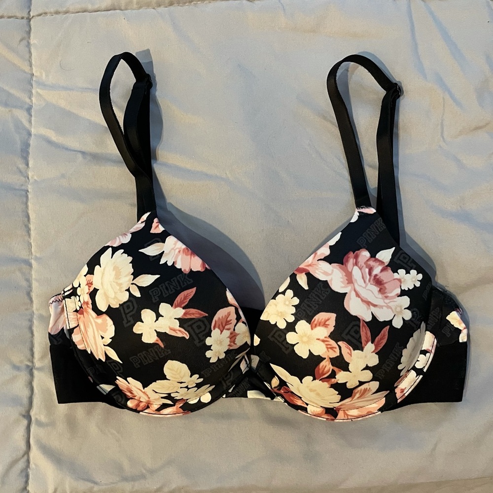Victoria Secret PINK Wear Everywhere T-Shirt Bra